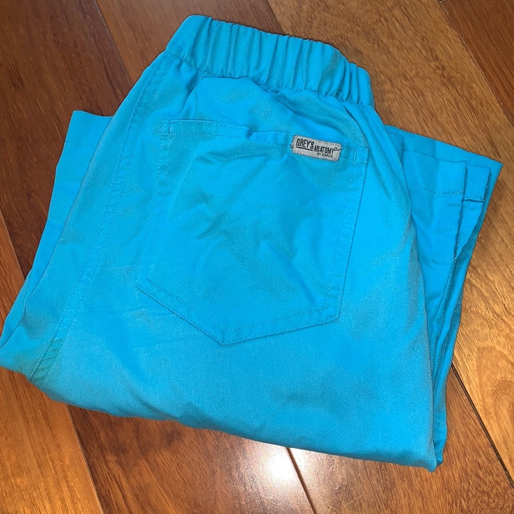 Grey’s Anatomy scrubs